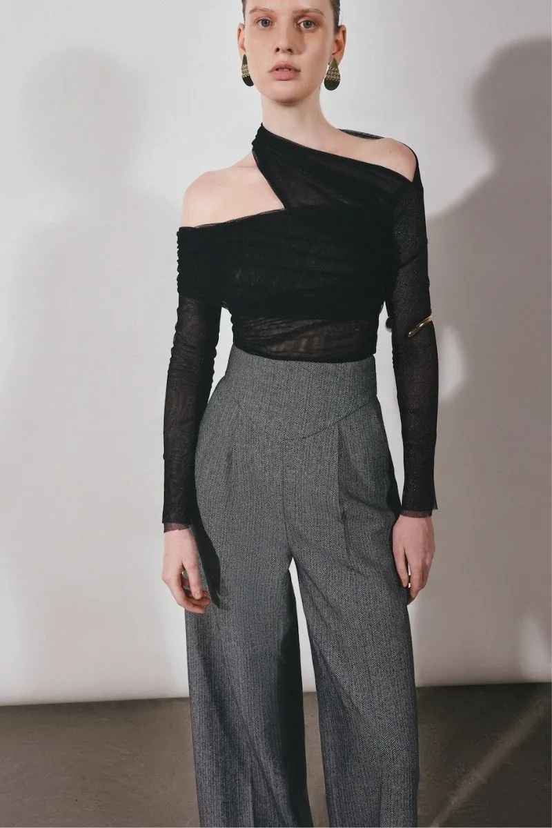 BLACK DRAP ASYMMETRIC OFF-SHOULDER TOP