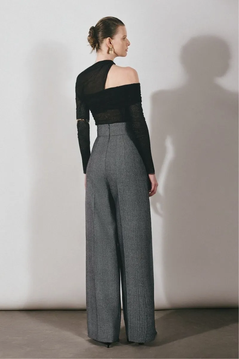BLACK DRAP ASYMMETRIC OFF-SHOULDER TOP