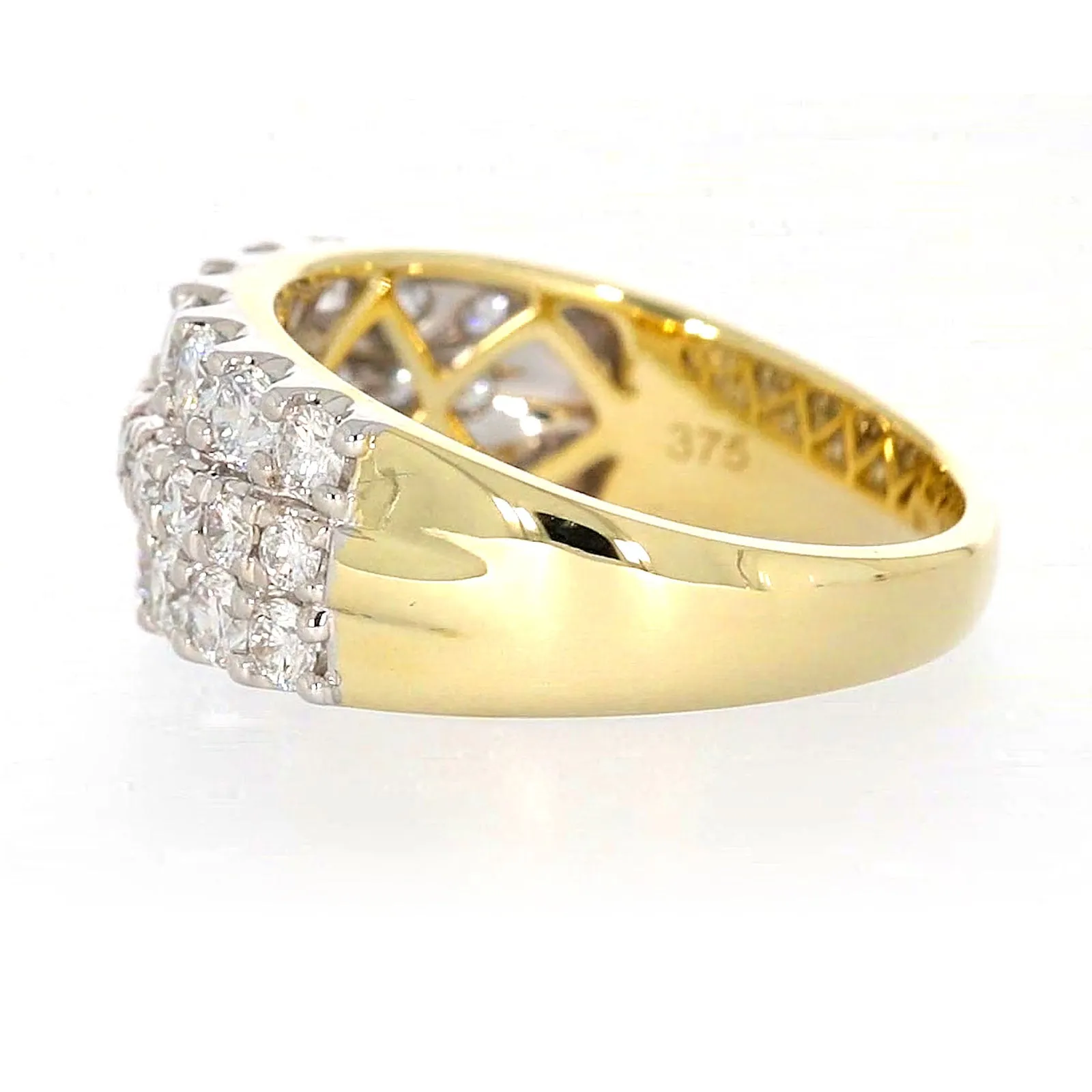 Celebration 9ct Yellow Gold Round Brilliant Cut 1 1/2 Carat tw of Lab Grown Diamonds Ring