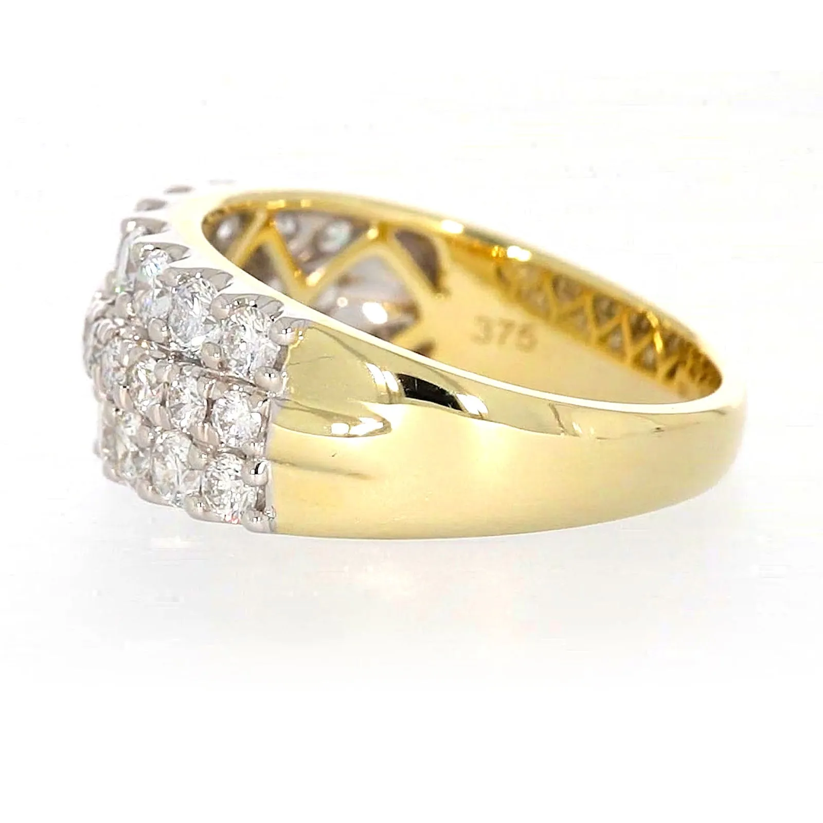 Celebration 9ct Yellow Gold Round Brilliant Cut 1 1/2 Carat tw of Lab Grown Diamonds Ring