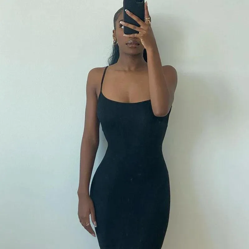 Elegant Maxi Dress: Summer Sleeveless Chic Outfit - Sophisticated Style