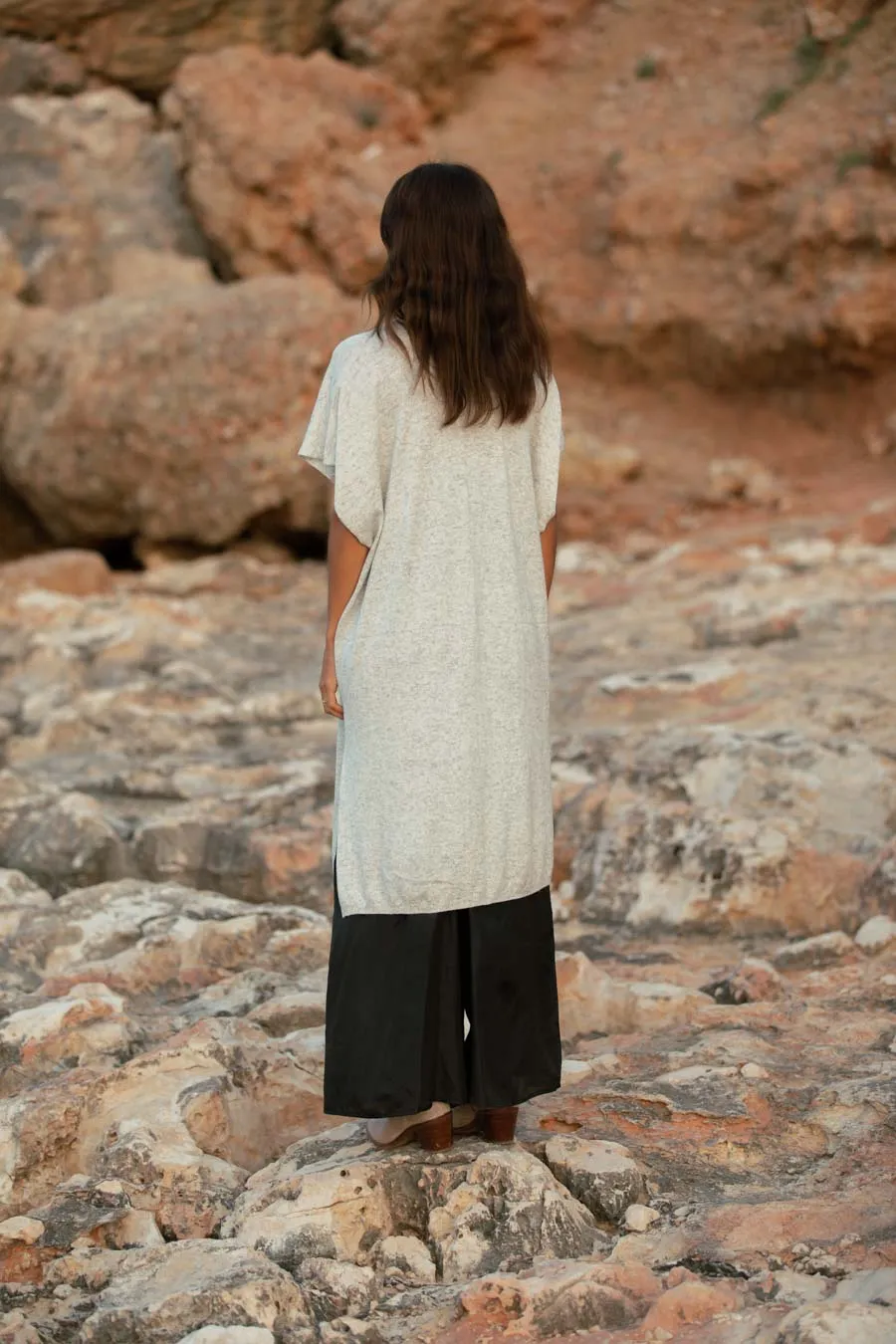 KNIT CASHMERE PONCHO LIGHT GREY