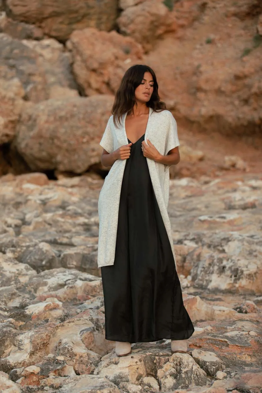 KNIT CASHMERE PONCHO LIGHT GREY