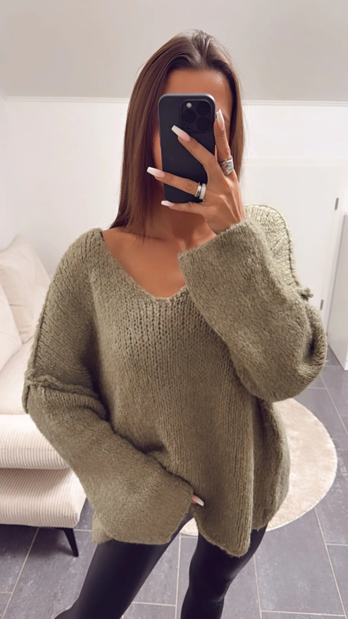 Kuscheliger Oversize - Pullover mit V-Ausschnitt / khaki Art. 5188