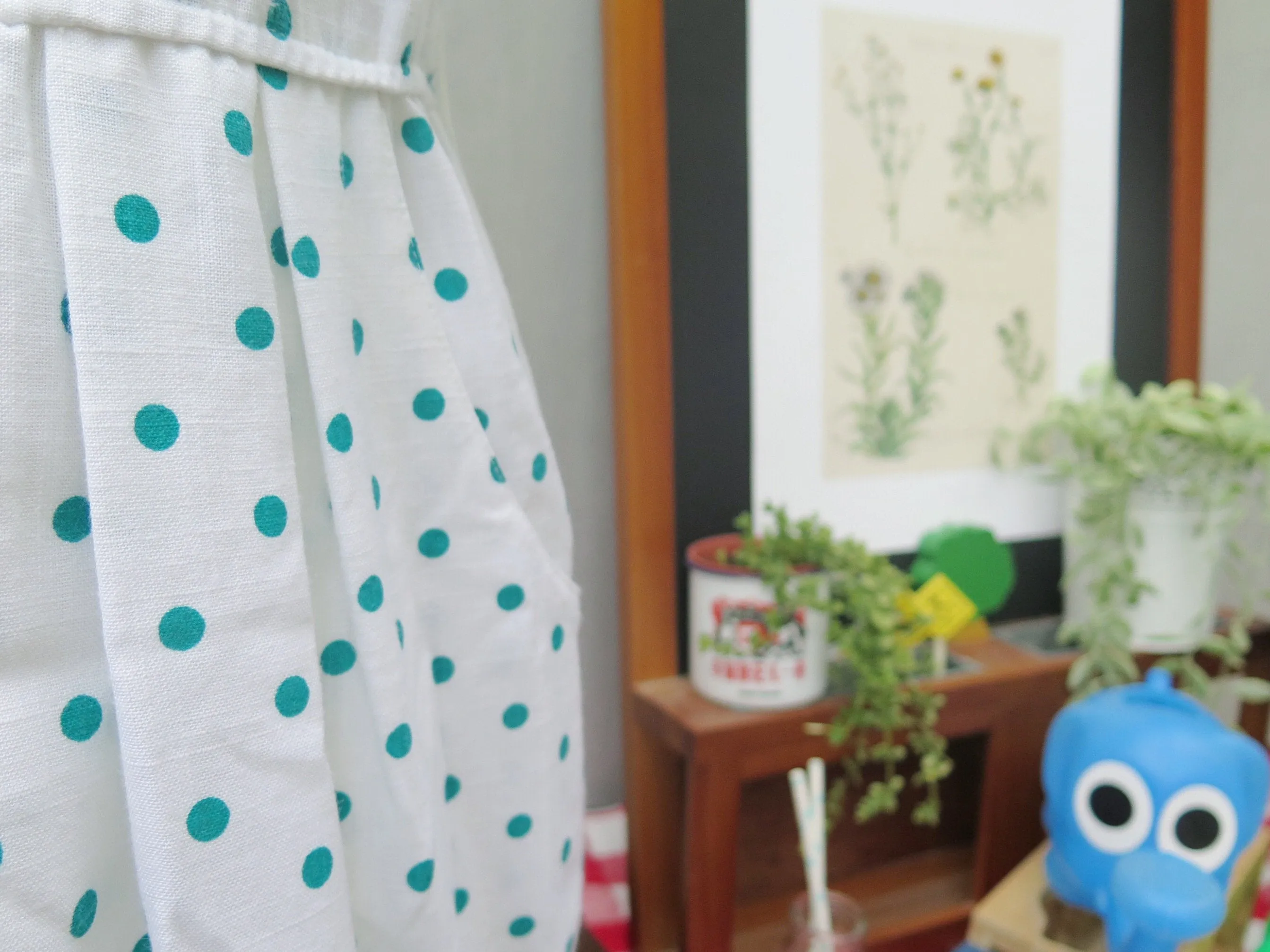 Mint pints | Vintage 1970s 1980s White dress with emerald green polka dots and Pockets