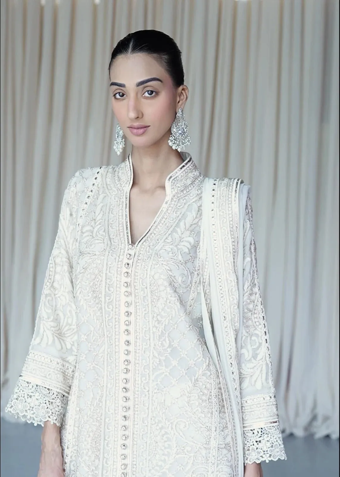 Rhea Off-White